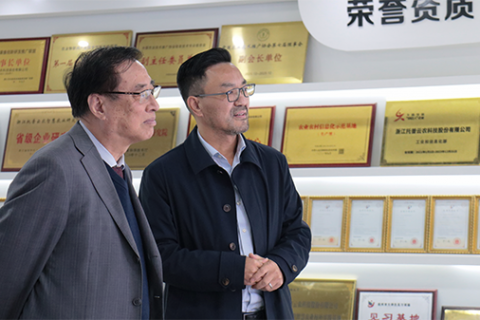 中国农业科学院原院长、中国农业国际合作促进会名誉会长翟虎渠莅临托普云农考察指导